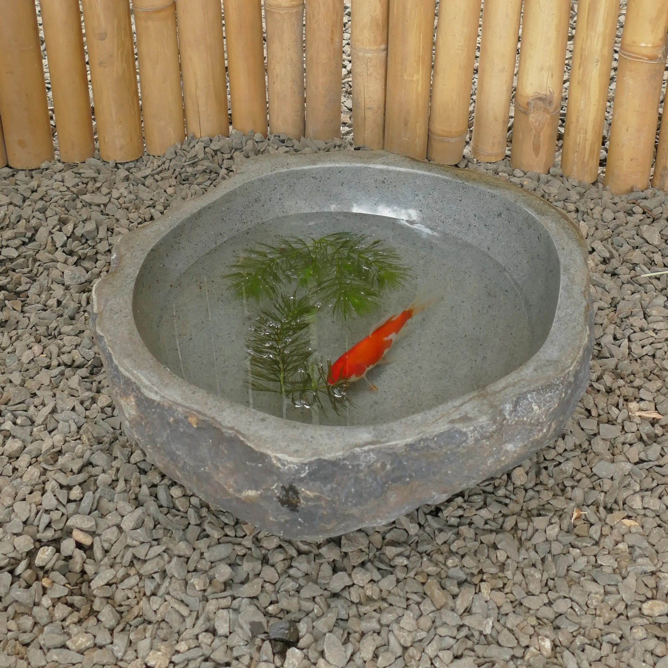  Product image 1 of the product “Water basin made of river stone. Model 3, approx. 34 x 38 x 15 cm height. ”